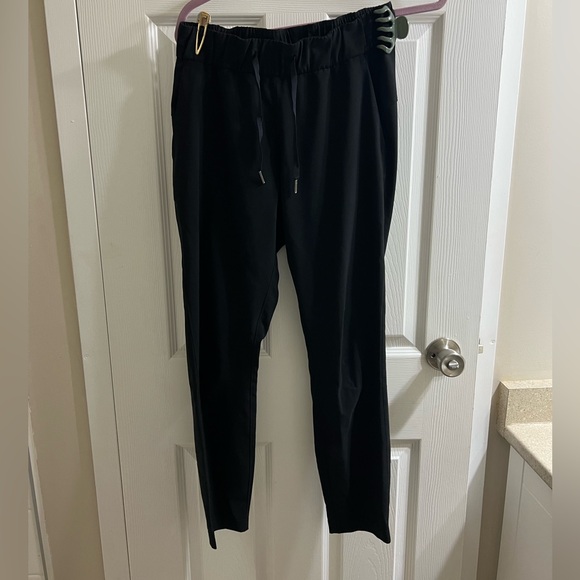 Lululemon On the Fly Pant - Picture 3 of 4